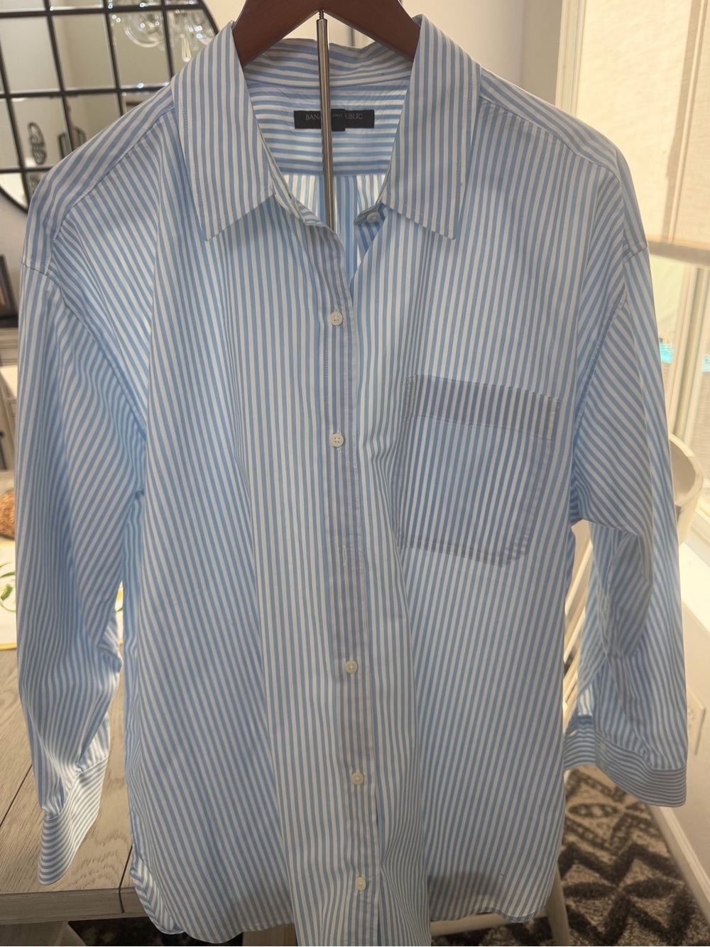Women’s Banana Republic Light Blue Stripe Casual Button-Down Shirt - size L